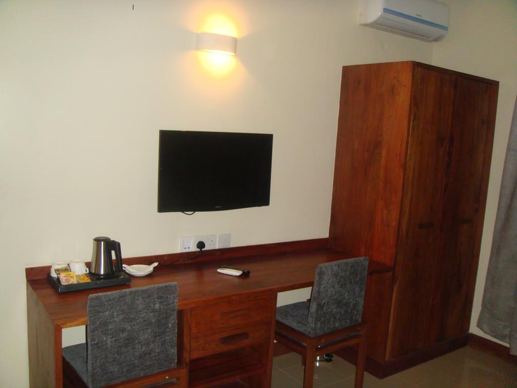 Venus Premier Hotel Arusha Exteriör bild